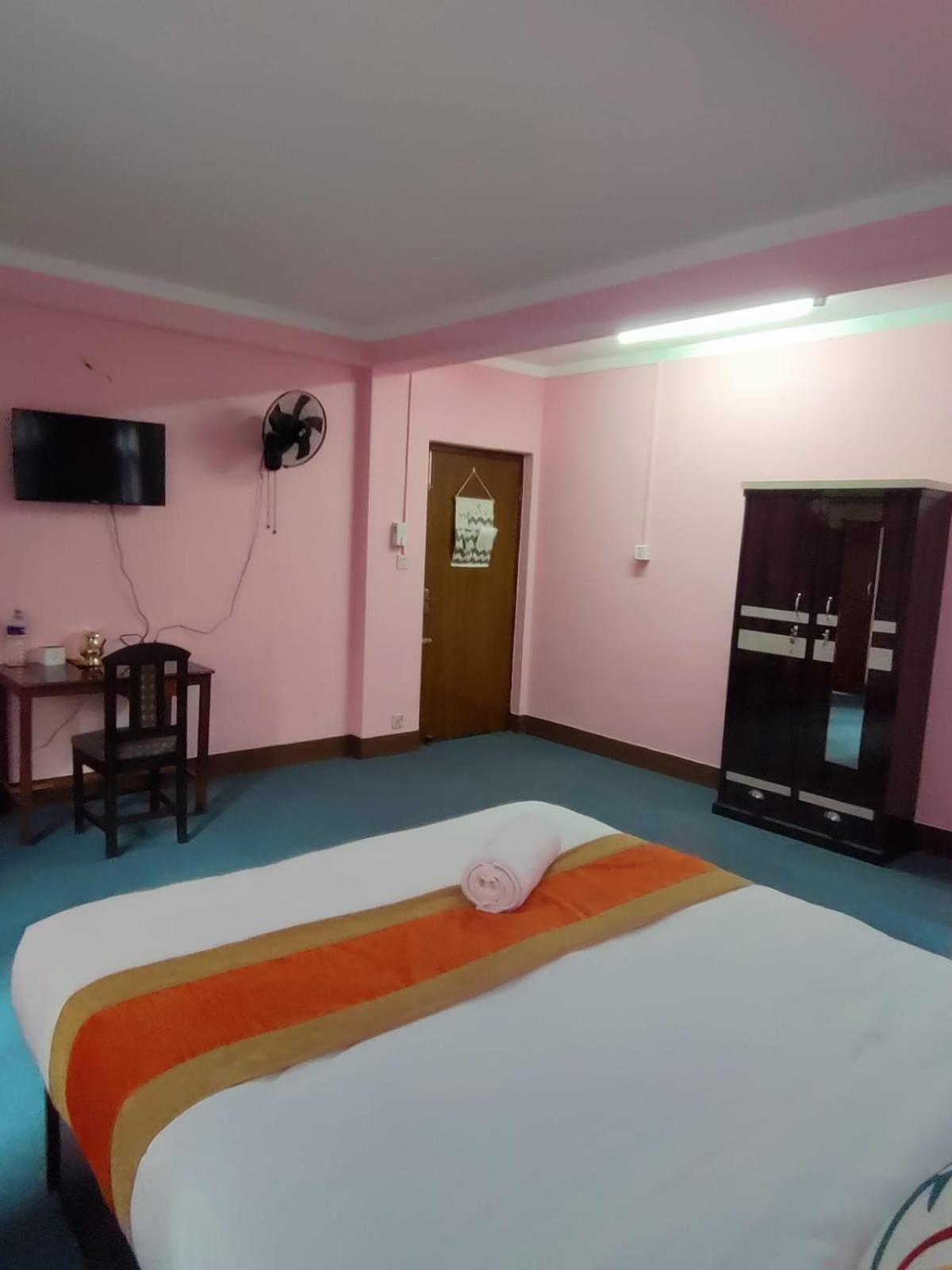 Andrew Home Kathmandu Bagian luar foto